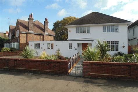 distanza tudor cottage-offington gardens e college worthing|House .